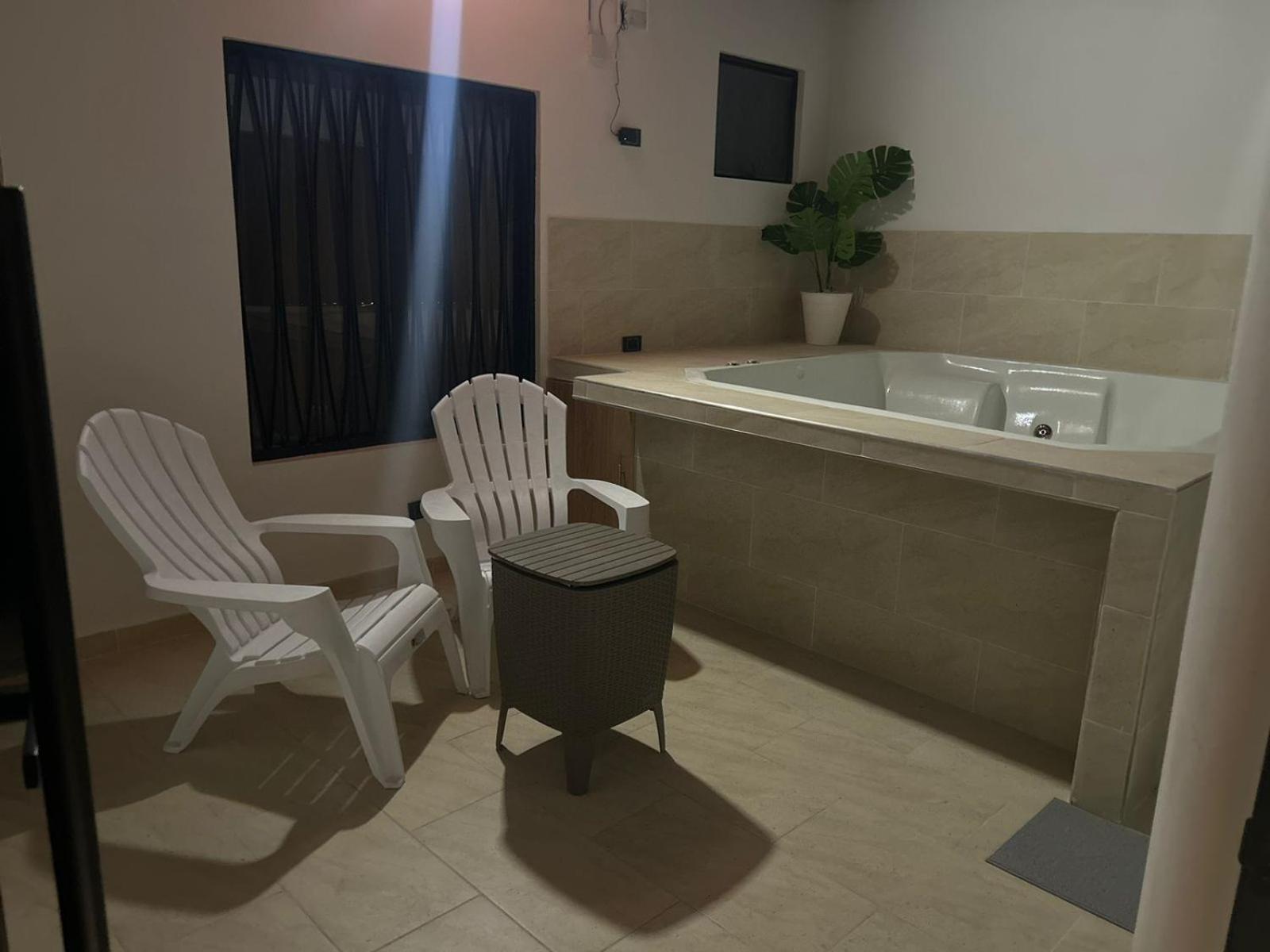 Clandestino - Hotel Boutique Ла-Дорада Екстер'єр фото