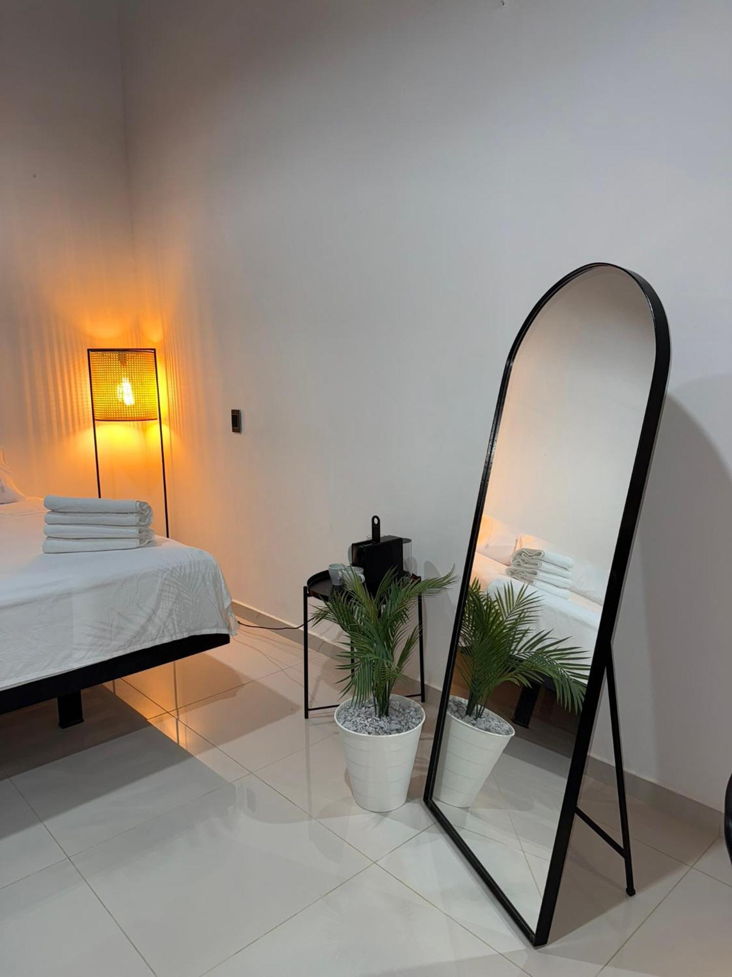 Clandestino - Hotel Boutique Ла-Дорада Екстер'єр фото