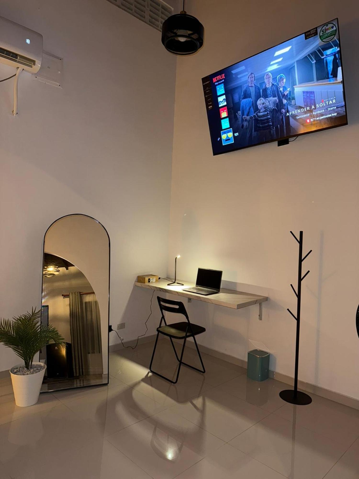 Clandestino - Hotel Boutique Ла-Дорада Екстер'єр фото